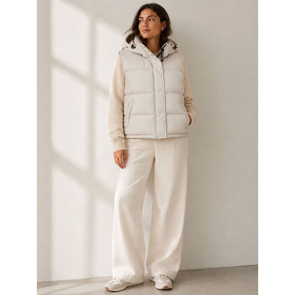 Aritzia Super Puff Shorty Vest Large Matte Pearl 800 Fill Down Hooded Luxe